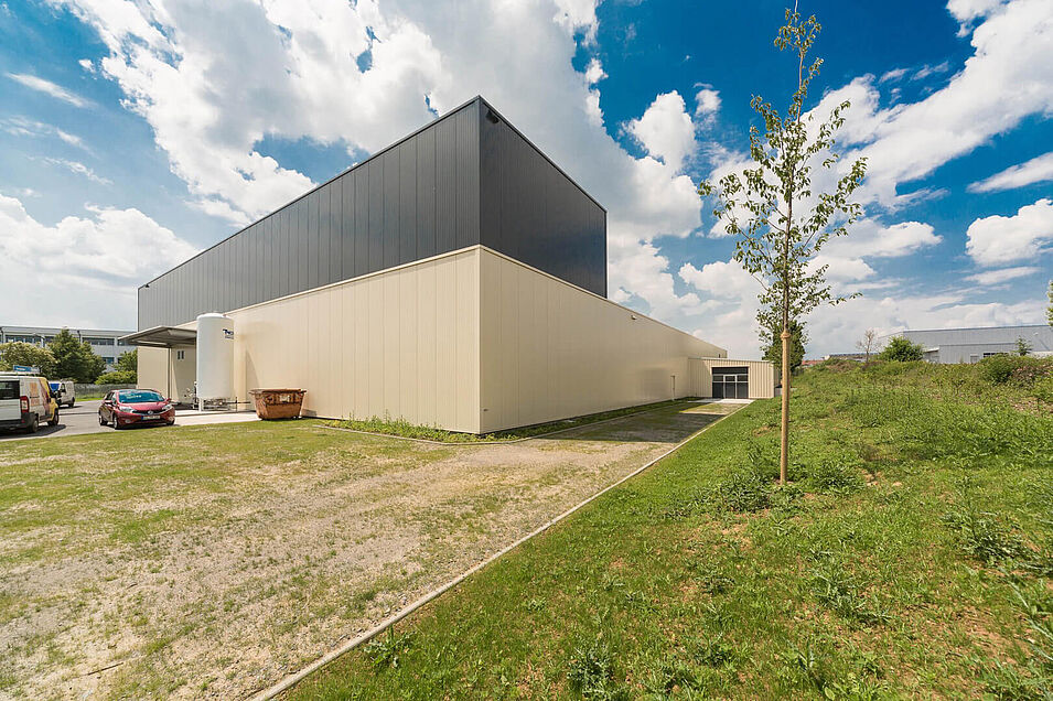 Realisierte Stahlhalle von UHL Würzburg